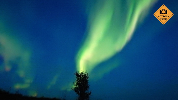 Ve vysoké atmosféře se nám krásně předvádí polární záře. Foto: Kamil Říha Ve vysoké atmosféře se nám krásně předvádí polární záře. Foto: Kamil Říha