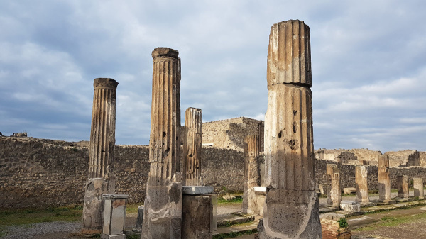 Pompeje.