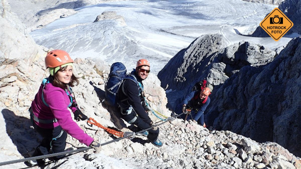 Teď už nás čeká ″jen″ sestup dolů. Foto: HOTROCK.cz Teď už nás čeká ″jen″ sestup dolů. Foto: HOTROCK.cz